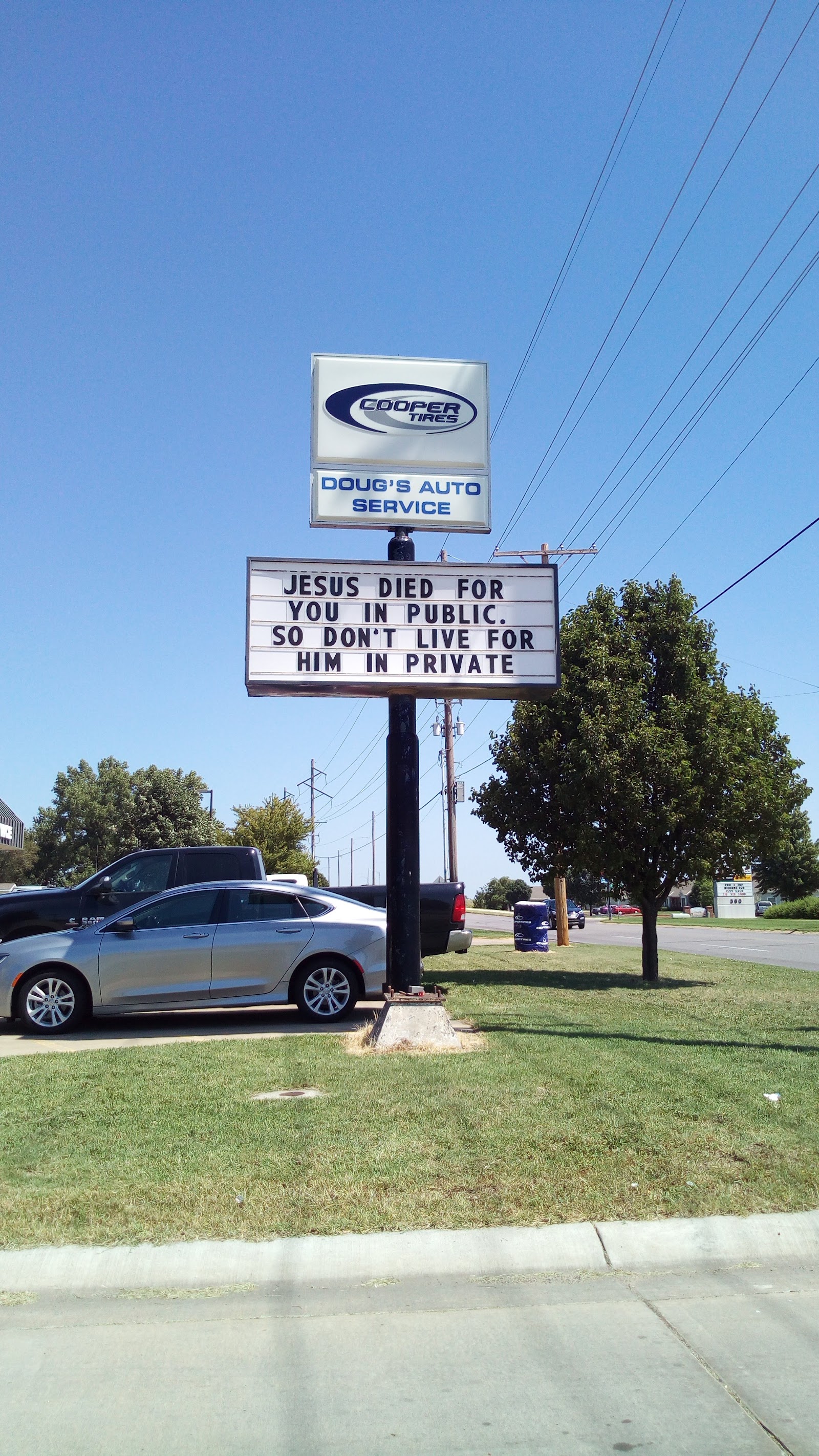 Doug's Auto Service storefront in Haysville, KS